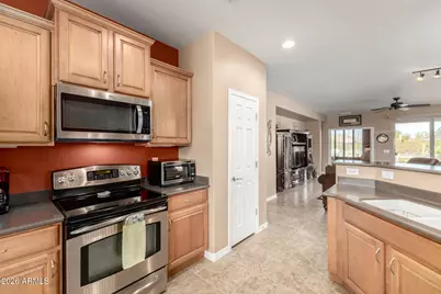 328 W Peak Place, San Tan Valley, AZ 85143 - Photo 16