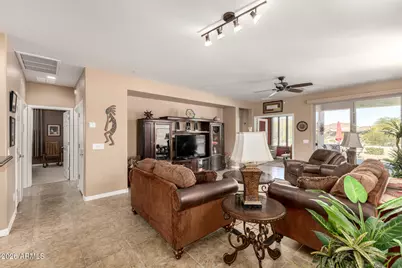 328 W Peak Place, San Tan Valley, AZ 85143 - Photo 8