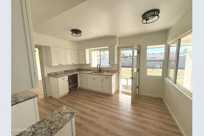 2425 W Shady Glen Avenue, Phoenix, AZ 85023 - Photo 8