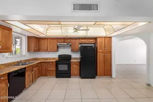 1348 E Broadmor Dr, Tempe, AZ 85282 - Photo 14