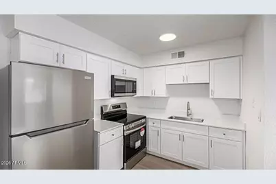 2615 E Greenway Road #Apt 21, Phoenix, AZ 85032 - Photo 2