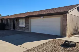 2155 W Wickieup Ln, Phoenix, AZ 85027 - Photo 2