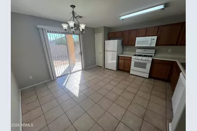 8565 E Lakeview Avenue, Mesa, AZ 85209 - Photo 6