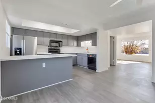 4862 W Rose Ln, Glendale, AZ 85301 - Photo 2