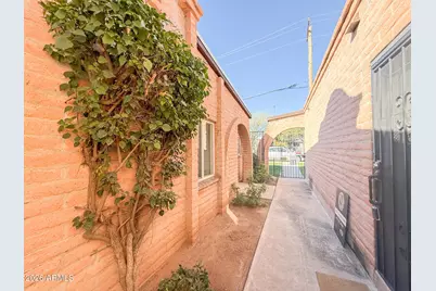 3056 N 32nd Street #347, Phoenix, AZ 85018 - Photo 2