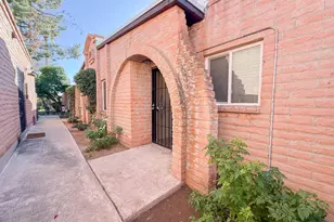 3056 N 32nd St, Phoenix, AZ 85018 - Photo 1