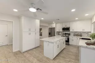 9833 E Watford Way, Sun Lakes, AZ 85248 - Photo 10