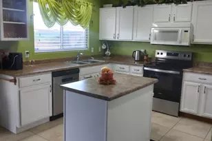 8276 W Tinajas Dr, Arizona City, AZ 85123 - Photo 10