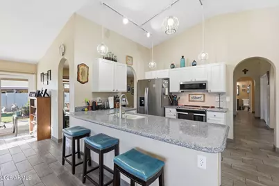 8021 W Denton Lane, Glendale, AZ 85303 - Photo 12