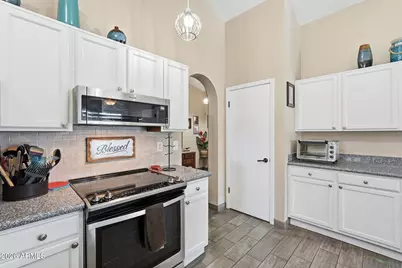 8021 W Denton Lane, Glendale, AZ 85303 - Photo 10