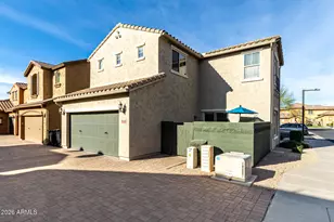 3933 E Cat Balue Dr, Phoenix, AZ 85050 - Photo 26