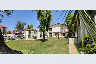 2831 E Waltann Lane #1, Phoenix, AZ 85032 - Photo 4