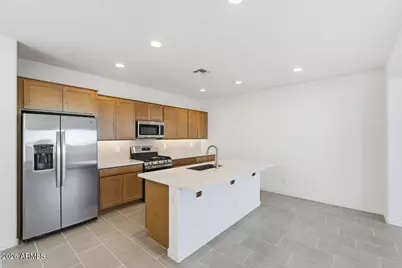 10034 W Piccadilly Road, Avondale, AZ 85392 - Photo 6