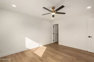 516 E Greenway Dr, Tempe, AZ 85282 - Photo 14