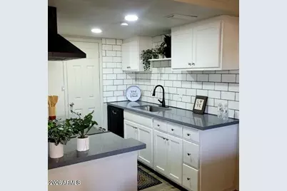 5218 N 42nd Lane, Phoenix, AZ 85019 - Photo 1