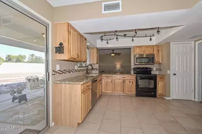 20038 N 106th Drive, Sun City, AZ 85373 - Photo 6