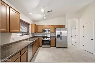 40332 W Hayden Dr, Maricopa, AZ 85138 - Photo 10