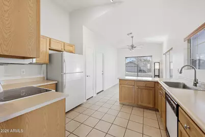 10432 W Reade Avenue, Glendale, AZ 85307 - Photo 14