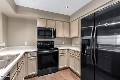 4805 E Kachina Trail #8, Phoenix, AZ 85044 - Photo 8