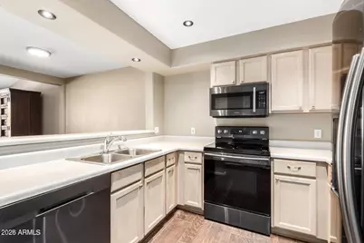 4805 E Kachina Trail #8, Phoenix, AZ 85044 - Photo 10