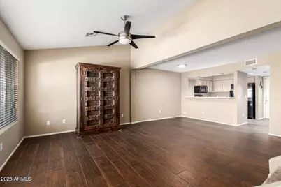 4805 E Kachina Trail #8, Phoenix, AZ 85044 - Photo 2