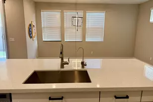 1099 S Peden Dr, Chandler, AZ 85286 - Photo 8