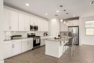 130 E Elmwood Place E, Chandler, AZ 85249 - Photo 8