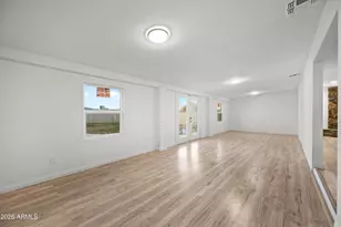 8217 West Campbell Ave, Phoenix, AZ 85033 - Photo 32