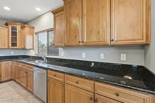 13820 W Cheery Lynn Rd, Avondale, AZ 85392 - Photo 6