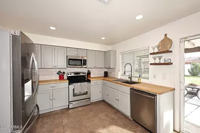 17853 N 35th Avenue, Phoenix, AZ 85053 - Photo 12