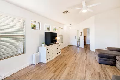 26434 N 43rd Place, Phoenix, AZ 85050 - Photo 6