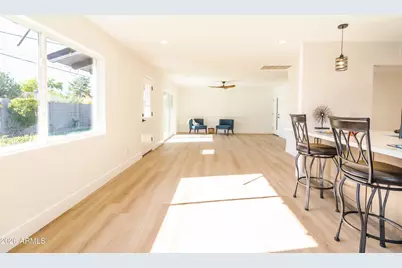 8643 E Rancho Vista Drive, Scottsdale, AZ 85251 - Photo 10