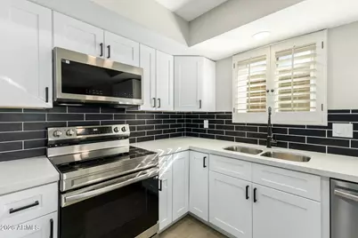 26622 S New Town Drive, Sun Lakes, AZ 85248 - Photo 2