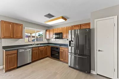 5160 W Columbine Drive, Glendale, AZ 85304 - Photo 8