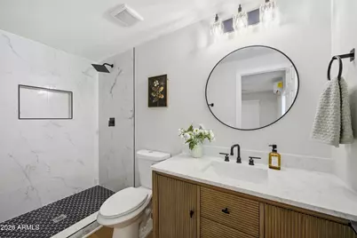 2324 E Heatherbrae Drive, Phoenix, AZ 85016 - Photo 12