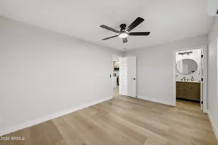 2324 E Heatherbrae Dr, Phoenix, AZ 85016 - Photo 18