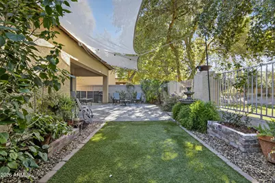 3935 W Roundabout Circle, Chandler, AZ 85226 - Photo 4