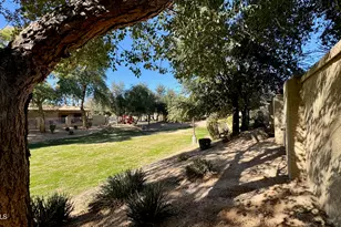 3935 W Roundabout Cir, Chandler, AZ 85226 - Photo 32