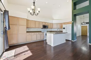 1561 E Black Diamond Dr, Gilbert, AZ 85296 - Photo 8