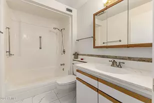 10020 W Royal Oak Rd, Sun City, AZ 85351 - Photo 16