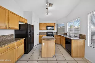 374 N Ocean Dr, Gilbert, AZ 85233 - Photo 8