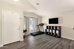 5672 W Manzanita Dr, Glendale, AZ 85302 - Photo 8