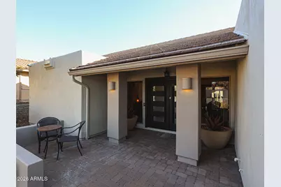 8401 N 16th Place, Phoenix, AZ 85020 - Photo 2