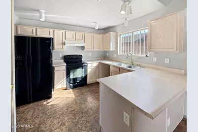 5610 N 74th Avenue, Glendale, AZ 85303 - Photo 4