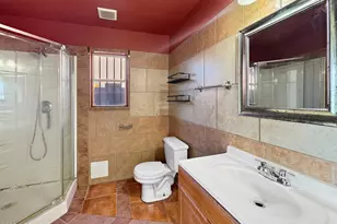 5610 N 74th Ave, Glendale, AZ 85303 - Photo 6