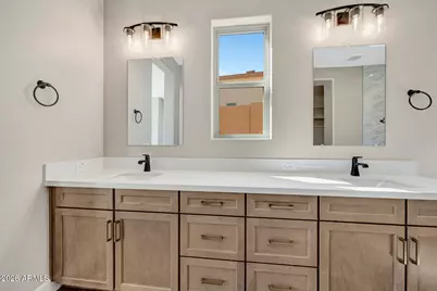 20693 W Berridge Lane, Buckeye, AZ 85396 - Photo 12