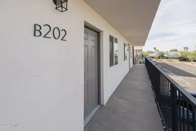 2121 W Adams Street #B202, Phoenix, AZ 85009 - Photo 2