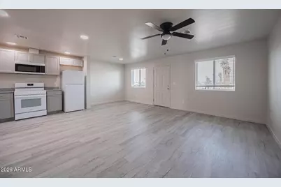 2121 W Adams Street #B202, Phoenix, AZ 85009 - Photo 4