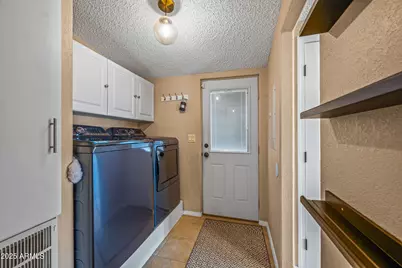 7642 E Holmes Avenue, Mesa, AZ 85209 - Photo 20