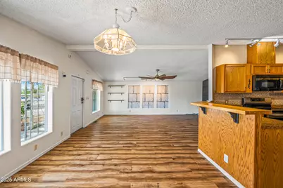 7642 E Holmes Avenue, Mesa, AZ 85209 - Photo 6